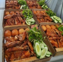 Gà chuẩn bị giao cho khách