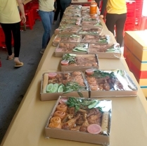Khách đặt 100 phần