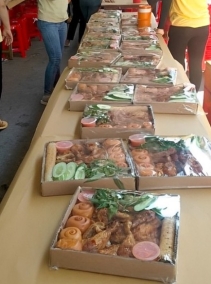 Khách đặt 100 phần